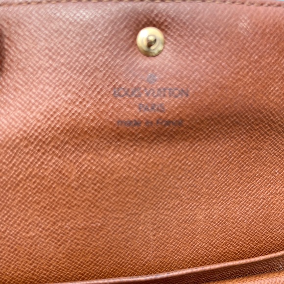 Authentic LOUIS VUITTON Vintage Unisex Signature Wallet - Picture 7 of 12